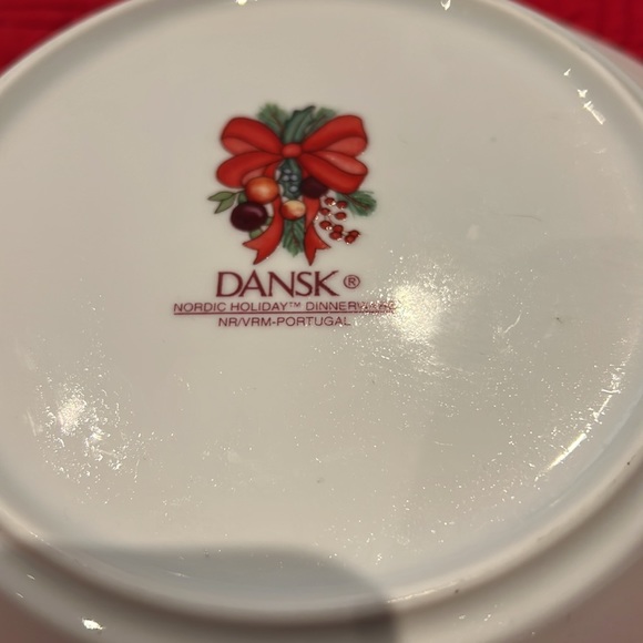 Dansk Nordic Holiday 8.75” Rimmed Soup Salad Bowls Christmas Tree Set of 4 - Picture 4 of 7